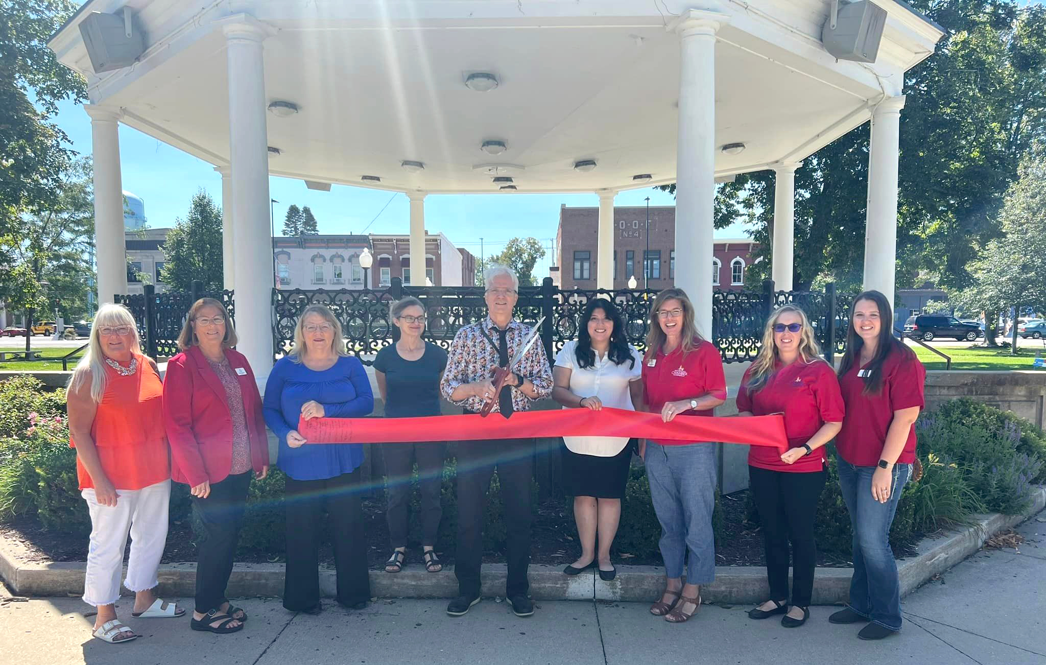 Fairfield IA Chamber Welcomes DuckByte with a Ribbon Cutting Ceremony for Local Businesses